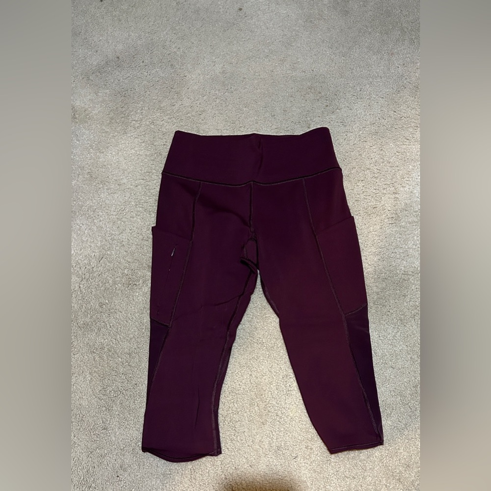 Athleta capri leggings - beautiful maroon